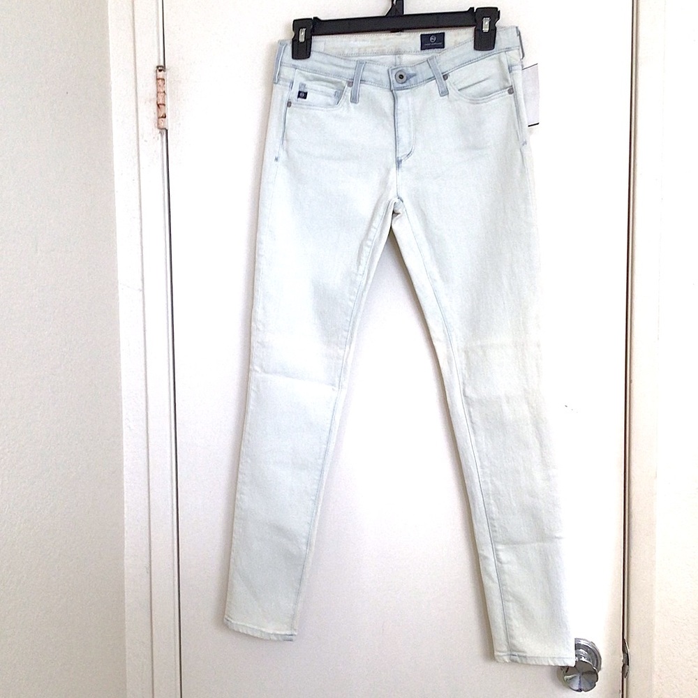 Rare AG Low-Rise Modern Dirty Light Wash Jeans